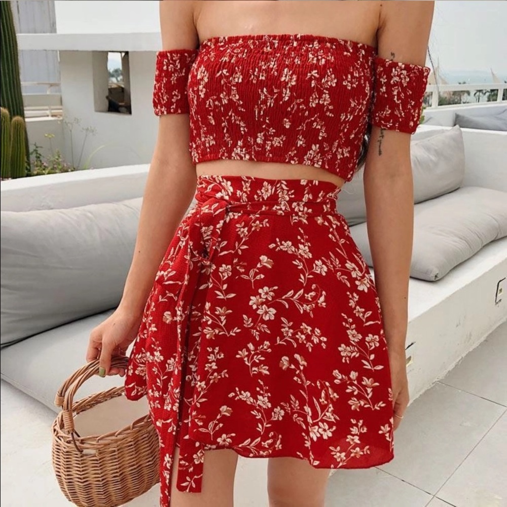 EROPIA - Set: Floral Print Off-Shoulder Crop Top + Mini Skirt